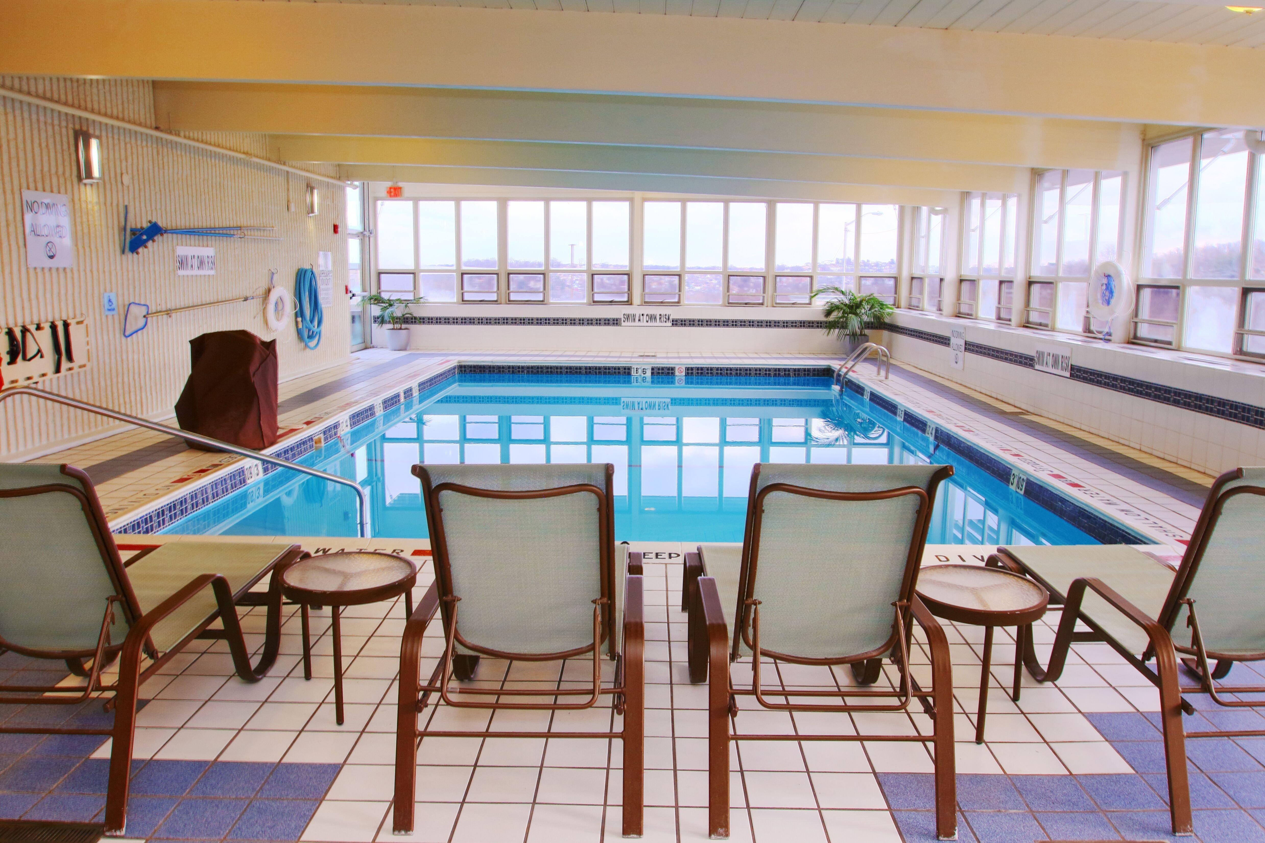 Holiday Inn Express Pittsburgh West - Greentree, An Ihg Hotel Crafton Eksteriør bilde