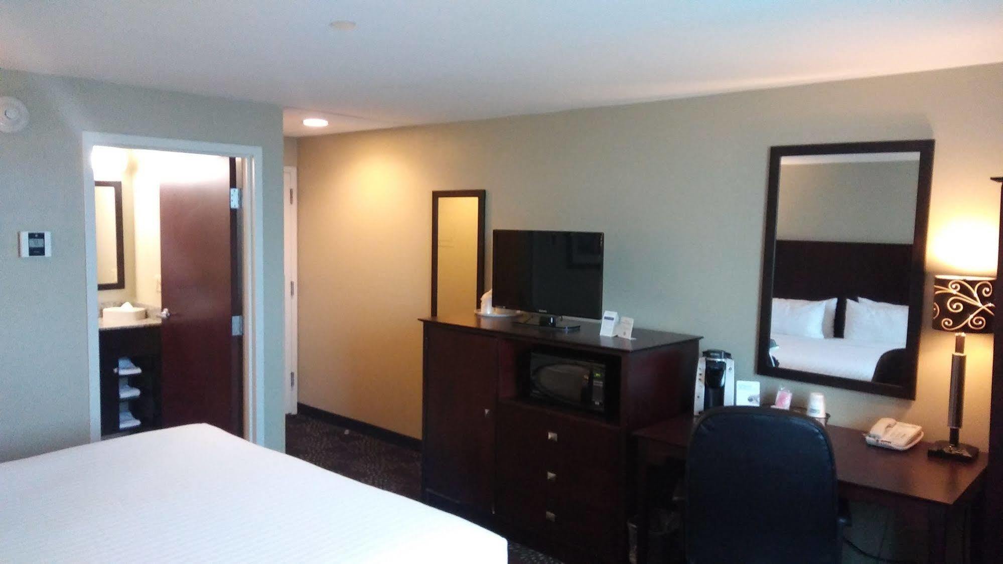 Holiday Inn Express Pittsburgh West - Greentree, An Ihg Hotel Crafton Eksteriør bilde